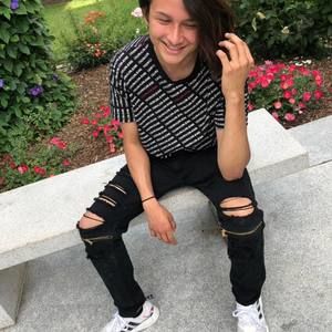 Meet your Posher, Gil